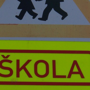 Stále více dětí trpí bolestmi zad, na vině jsou i nevhodné školní batohy