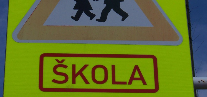 Stále více dětí trpí bolestmi zad, na vině jsou i nevhodné školní batohy