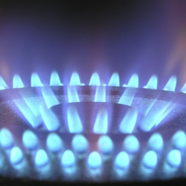 Změně dodavatele energií se většina Čechů brání, ušetřit tak přitom lze několik tisíc ročně
