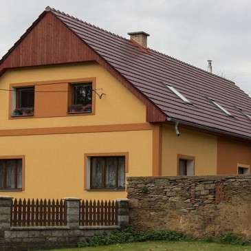 Pro mnoho odběratelů je změna dodavatele energií složitá, a tak raději platí o tisíce korun ročně více