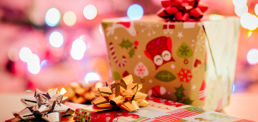 Vyhněte se velkým výdajům o Vánocích, nakupujte dárky postupně