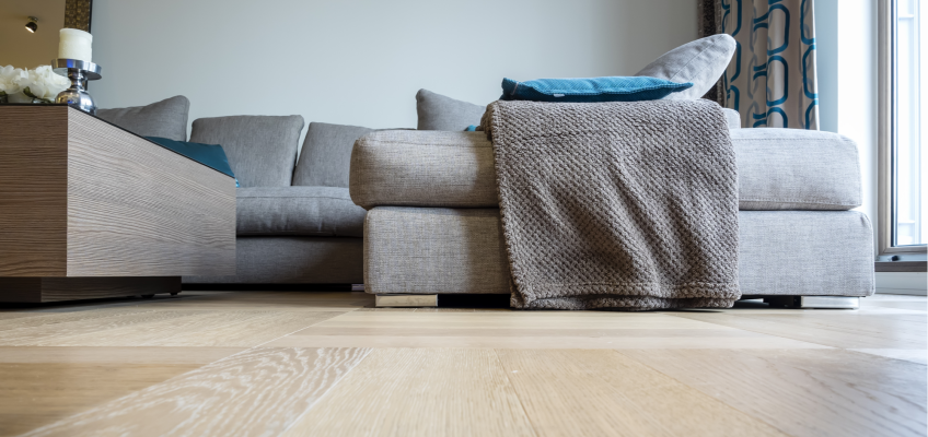 Přemýšlíte o nové podlaze do interiéru? Provedeme vás celým procesem od začátku až do konce.
