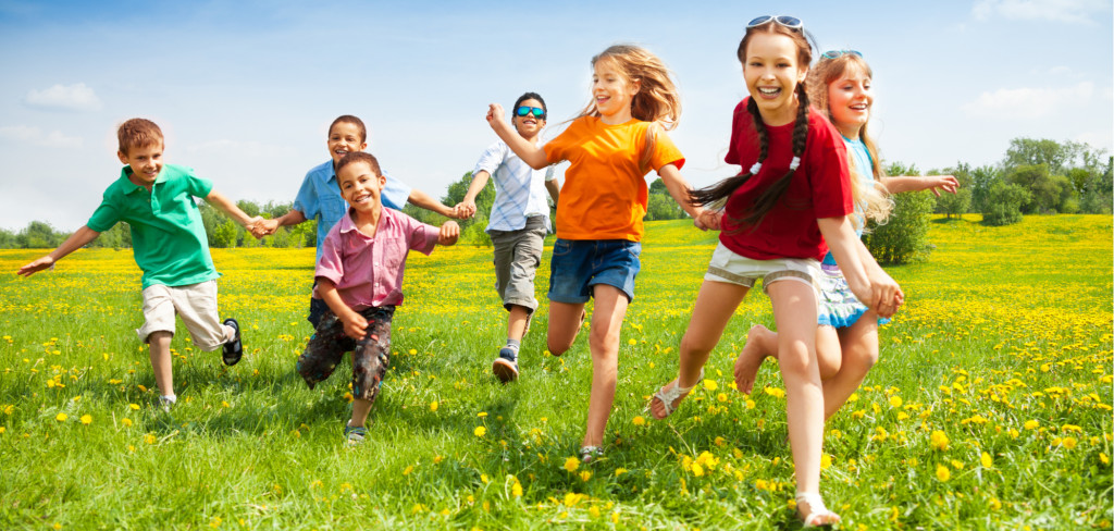 Léto začalo - jak zabavit dítě během společné dovolené - Creative Commons (shutterstock.com)
