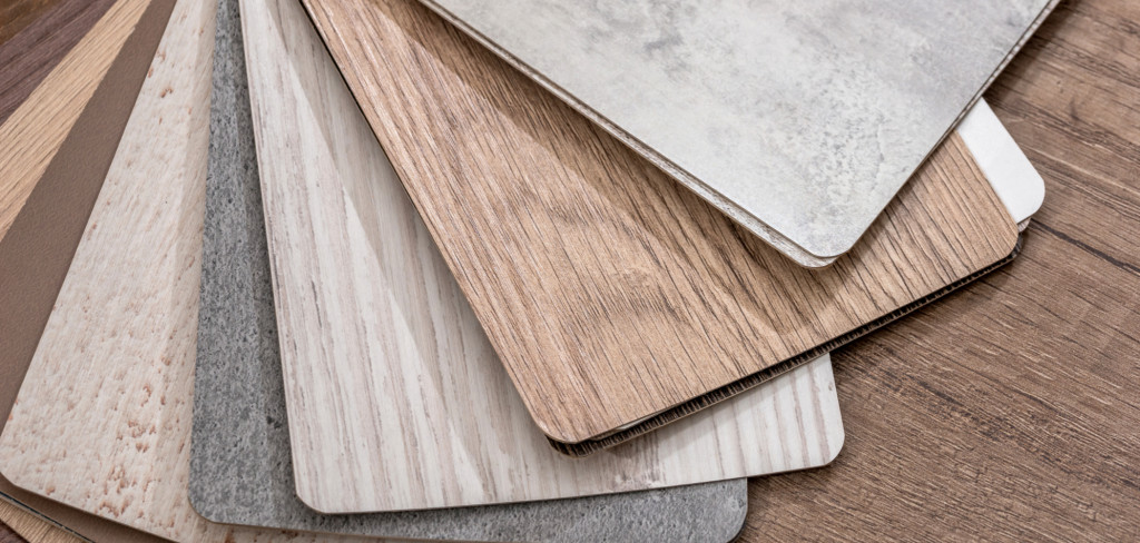 Vinylová podlaha láká pro svůj elegantní design a odolnost. Jaké jsou její další přednosti - Creative Commons (shutterstock.com)
