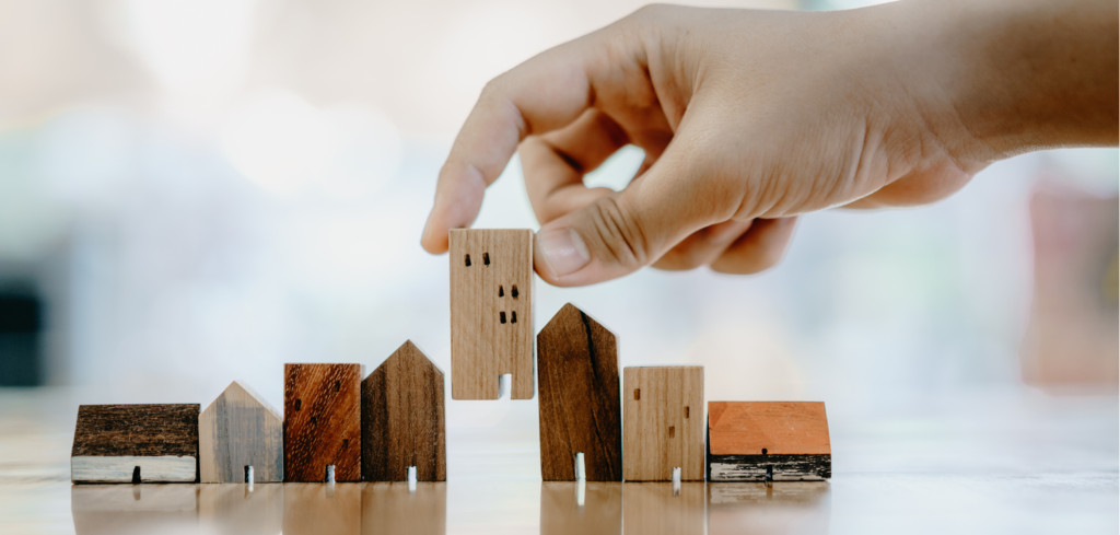 Chcete koupit byt, ale nedůvěřujete realitním kancelářím. Existují jiné možnosti Creative Commons (shutterstock.com)