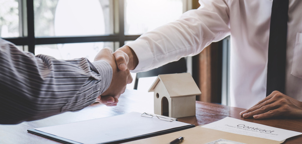Prodej nemovitosti Jak vybrat spolehlivou realitní kancelář Creative Commons (shutterstock.com)