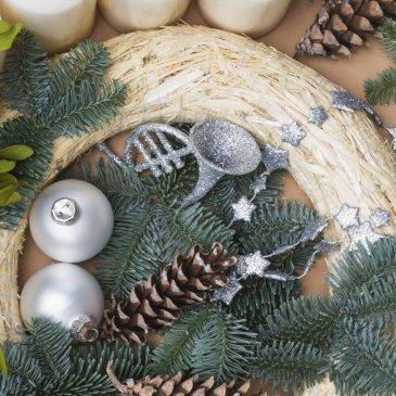 První adventní neděle se neúprosně blíží. Už jste si vyrobili svůj vlastní adventní věnec?