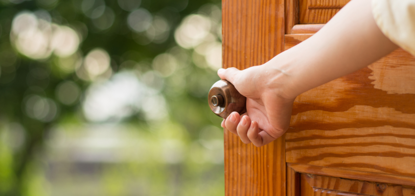 Pozor na levné bezpečnostní dveře. Bariéra mezi zloději a vaším domovem může být křehká