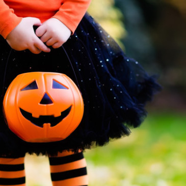 Blíží se Halloween. Tip, jak si doma s dětmi vyrobit strašidelné dekorace