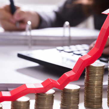 Nechat peníze ležet na účtu je chyba, investice do nemovitostí se nadále vyplatí