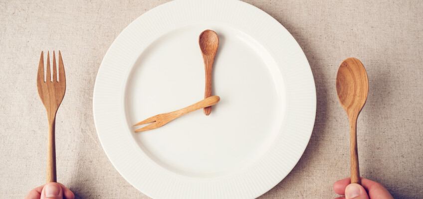 Přerušovaný půst a nízkosacharidová dieta. Jdou ruku v ruce?
