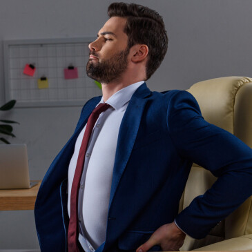 Ergonomické pracovní místo významně napomáhá eliminovat bolest zad