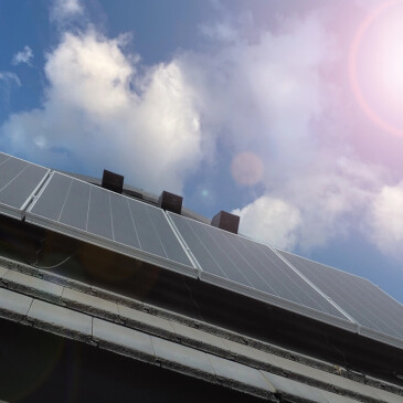 Jak efektivně řídit energii z fotovoltaiky a nespoléhat jen na počasí