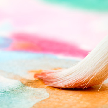 Malování u dětí podporuje nejen kreativitu, ale i chuť experimentovat