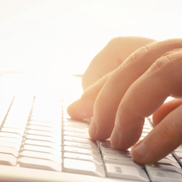 Online srovnávače šetří lidem tisíce ročně, jak fungují?