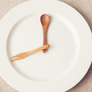Přerušovaný půst a nízkosacharidová dieta. Jdou ruku v ruce?