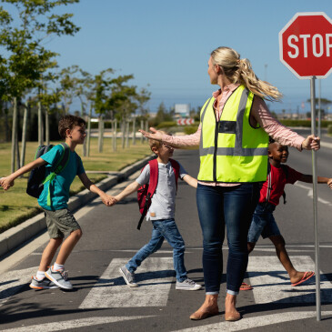 Přecházíme přes silnici: Učit děti dopravní nauku musí rodiče i pedagogové