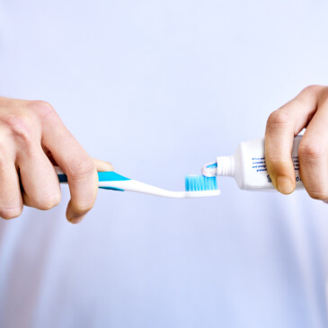 Nejčastější chyby při čištění zubu. Neděláte je také?