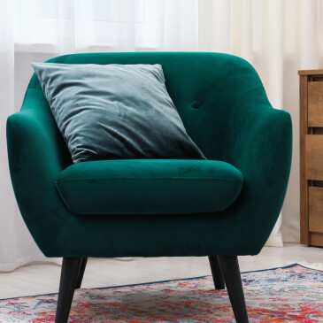 Jak pracovat s barvou roku 2026 v interiéru? Transformative teal bez přešlapů